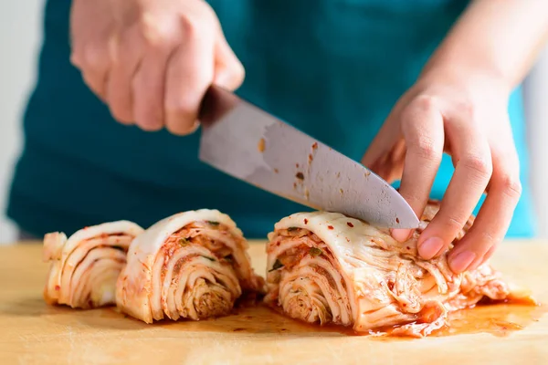 Hand Holding Kitchen Knife Cutting Kimchi Cabbage Wooden Board Homemade — Stock Photo, Image