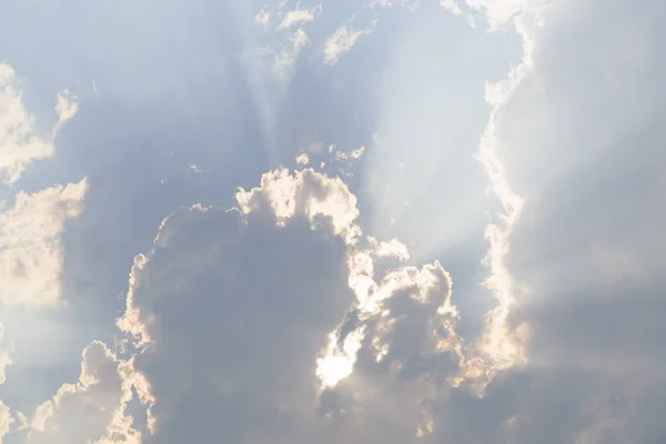 Himmel Und Wolken Mit Sonnenlicht Nachmittag Hintergrund Der Natur — Stockfoto