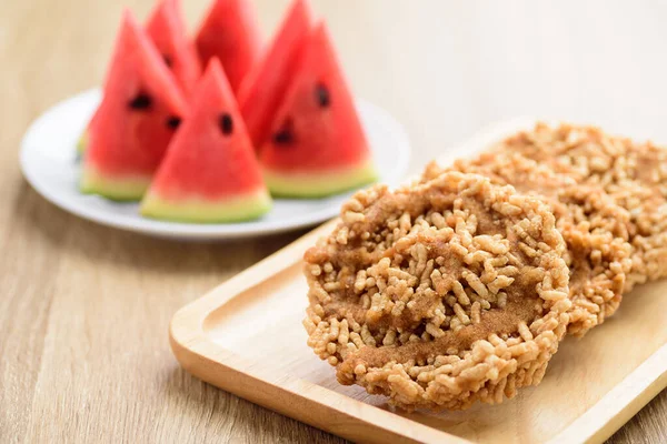Nasi Goreng Manis Renyah Dicampur Dengan Jus Semangka Dengan Tebu — Stok Foto