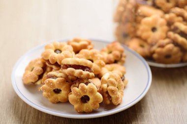 Tabakta ananas reçelli kraker (çiçek şekli), Tayland atıştırmalığı