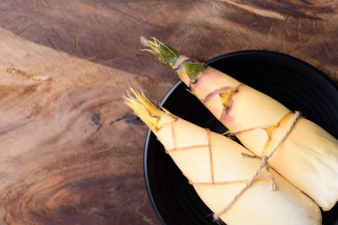 Çiğ bambu filizi, organik Asya yemekleri.