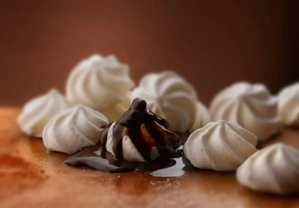 Delicious Homemade Meringues Sprinkled Chocolate — Stock Photo, Image