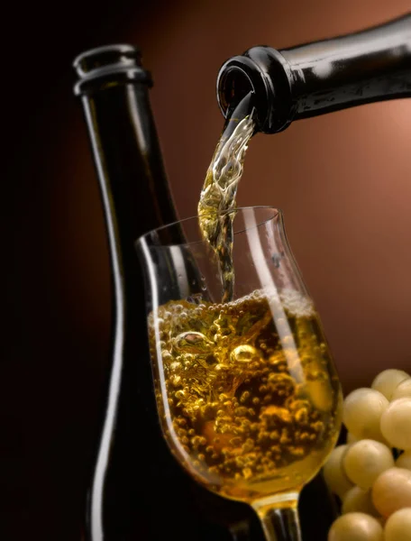 Excellent Wine Poured Glass All Its Forms — Stock Photo, Image