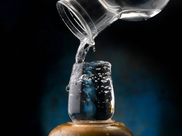 Fresh Natural Water Poured — Stock Photo, Image