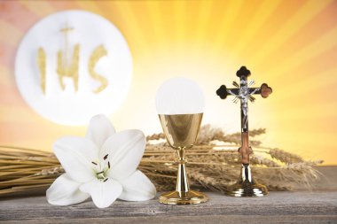 Ekmek ve şarap, kadeh ve ev sahibi, ilk comm Eucharist sembolü