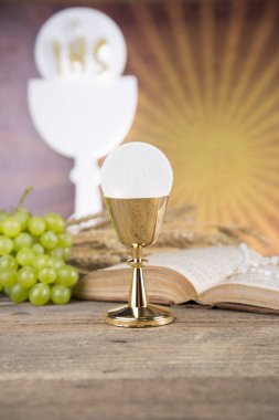 Ekmek ve şarap, kadeh ve ev sahibi, ilk comm Eucharist sembolü