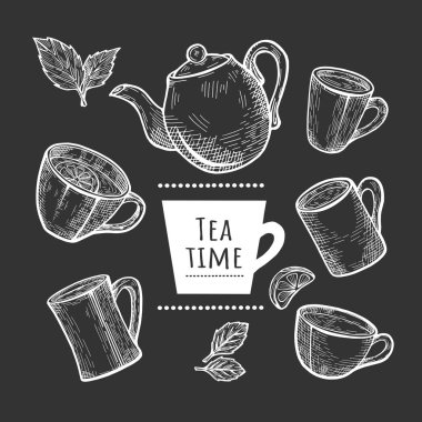 farklı çay fincanları ve demlik 