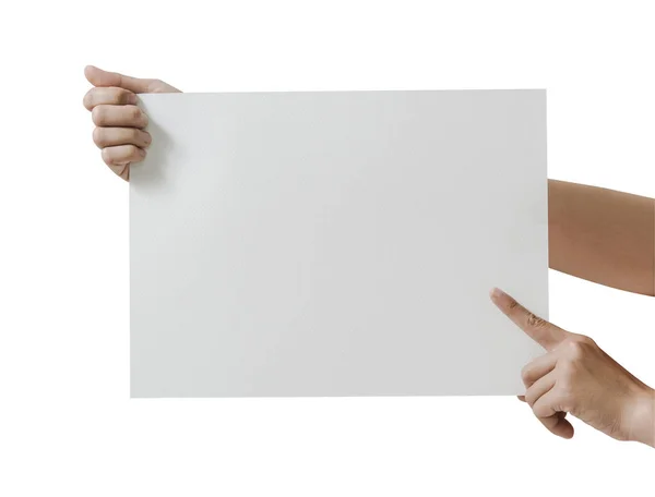 Beyaz arka plan üzerinde boş beyaz kağıt kartı tutan el kadar kapatın — Stok fotoğraf