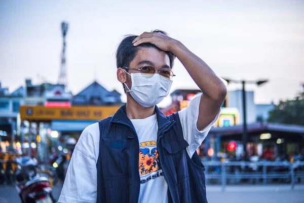Homme Asiatique Malsain Éternuer Tousser Avec Masque Protecteur Pour Protéger — Photo