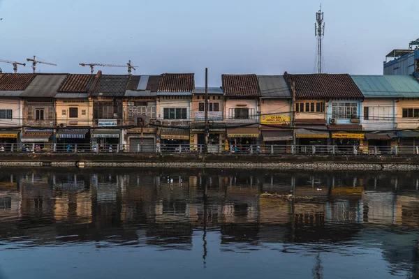 Saigon Vietnam Marzo 2020 Vecchie Case Ben Binh Dong Sai — Foto Stock