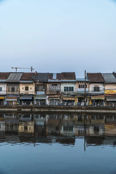 Saigon Vietnam Marzo 2020 Vecchie Case Ben Binh Dong Sai — Foto Stock