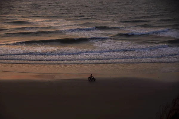 Siluety Lidí Kráčejících Blízkosti Hon Vung Tau Vietnam Nghinh Phong — Stock fotografie