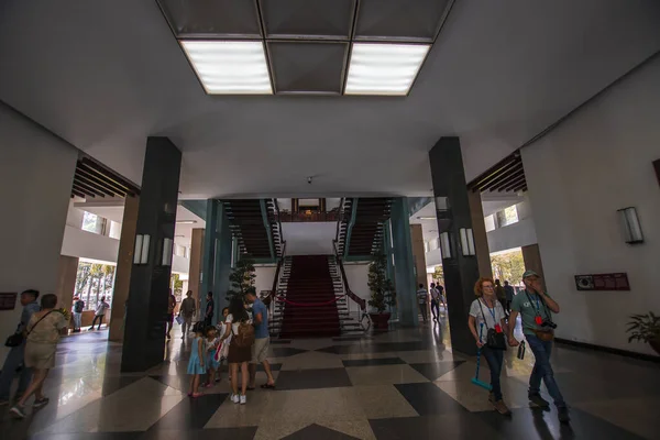 Ho Chi Minh şehri, Vietnam - 16 Şubat 2020: Saigon 'un merkezindeki tarihi bir yapı olan Bağımsızlık Sarayı' nın (Dinh Thong Nhat) iç görünümü.