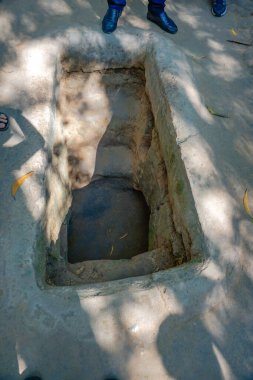 Cu Chi tüneli, Vietnam savaşının tarihi yeri, ordu yaşamak için yer altı kazıyor, şimdi de Vietnam 'ın Ho Chi Minh şehrinde gezdiği yer.