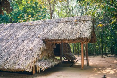 Cu Chi tüneli, Vietnam savaşının tarihi yeri, ordu yaşamak için yer altı kazıyor, şimdi de Vietnam 'ın Ho Chi Minh şehrinde gezdiği yer.