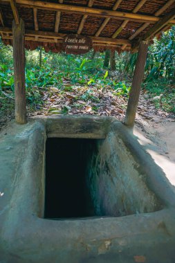 Cu Chi tüneli, Vietnam savaşının tarihi yeri, ordu yaşamak için yer altı kazıyor, şimdi de Vietnam 'ın Ho Chi Minh şehrinde gezdiği yer.