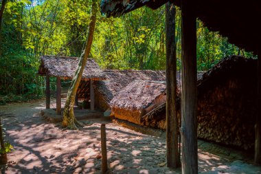 Cu Chi tüneli, Vietnam savaşının tarihi yeri, ordu yaşamak için yer altı kazıyor, şimdi de Vietnam 'ın Ho Chi Minh şehrinde gezdiği yer.
