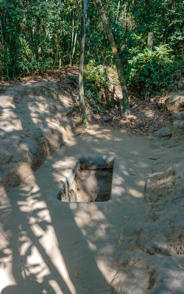 Chi Tüneli Vietnam Savaşının Tarihi Yeri Ordu Yaşamak Için Yer — Stok fotoğraf