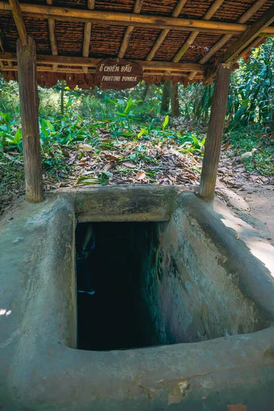 Тунель Історичне Місце Єтнамській Війні Військові Розкопують Під Землею Щоб — стокове фото