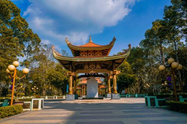 Ben Duoc Tapınağı (Den Ben Duoc), Cu Chi Tüneli, Ho Chi Minh, Cu Chi Tüneli 'nin yanındaki tarihi devrimci bölge, 1975' ten önce Vietnam 'ın ünlü üssü.