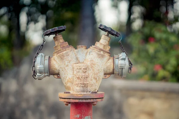 Old Red Fire Pump Head Valve Three Head Fire Extinguisher — Stock Photo, Image