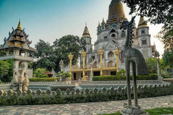 Lugar Tranquilo Para Acalmar Sua Mente Alma Buu Long Pagoda — Fotografia de Stock