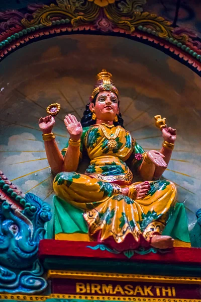 Detail Van Gopuram Boven Ingang Van Hindoe Mariamman Tempel Chi — Stockfoto