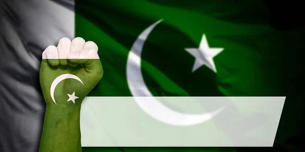 Bannière Drapeau Pakistan Peinte Sur Poing Masculin Drapeau Poing Pays — Photo