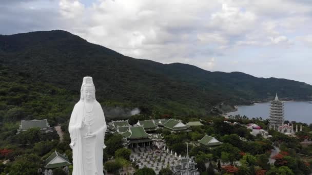 Vista Aérea Estatua Buda Señora Bodhisattva Misericordia Pagoda Linh Ung — Vídeo de stock
