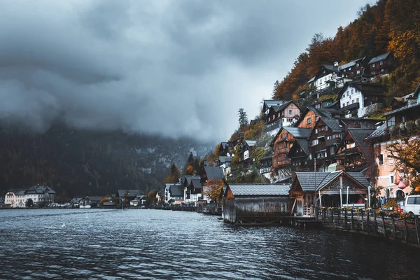 Moody Fall Scenery Hallstatt Dawn Peaceful Lakeside Village Unesco Heritage — Stock Photo, Image