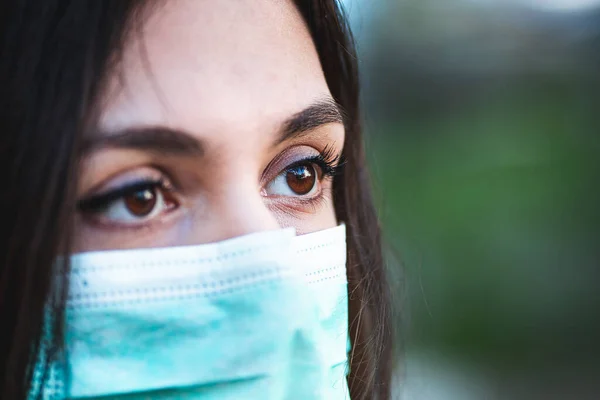 Close Portrait Latino Young Woman Street Wearing Protective Surgical Face — Stock Photo, Image