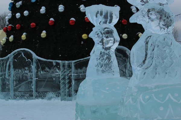 Winter Town Rides Ice Figures — Stock Photo, Image