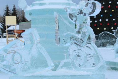 Winter town - rides and ice figures
