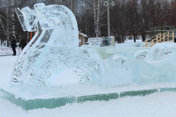 Winter Town Rides Ice Figures — Stock Photo, Image