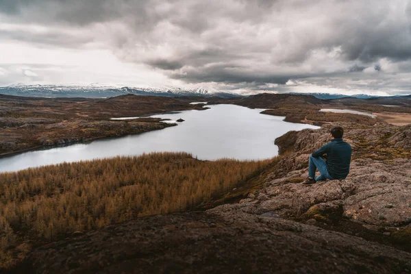 Incredibile vista dalla cima della collina in Islanda orientale — Foto Stock