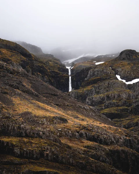 東アイスランドのカスケード滝 — ストック写真