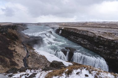 Gullfoss İzlanda 'daki şelale manzaralı.