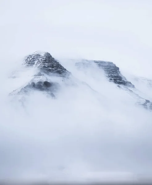 Kaskadefjellet på Vest-Island – stockfoto