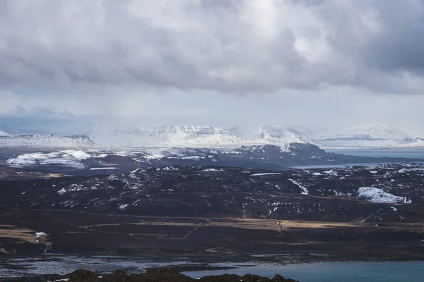 Pico de fiorde branco na Islândia — Fotografia de Stock