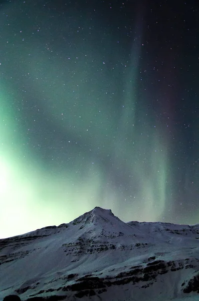 2018年2月，美丽的北极光表演 — 图库照片