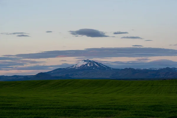 Sunset over the volcano in Iceland — Stok fotoğraf