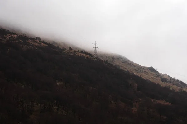 Πύργος μετάδοσης ισχύος στα υψίπεδα της Σκωτίας — Φωτογραφία Αρχείου