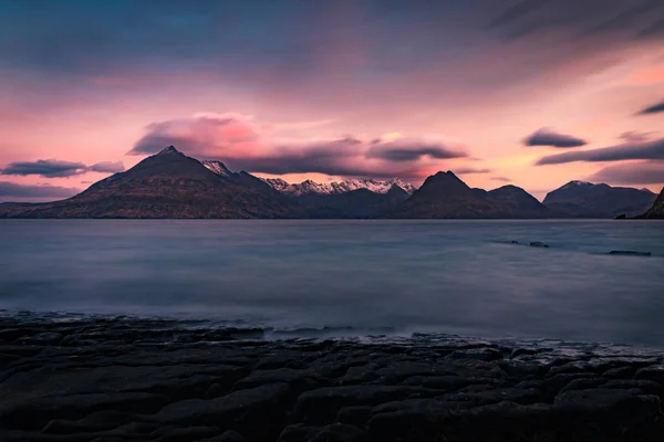 Nascer do sol colorido do Elgol, Ilha de Skye — Fotografia de Stock