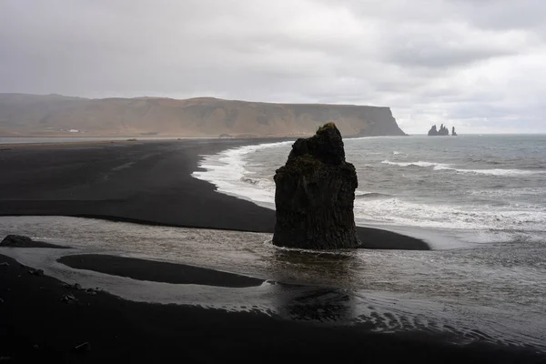 Reyninsfjara Playa Arena Negra Sur Islandia Octubre 2019 Fotos De Stock Sin Royalties Gratis