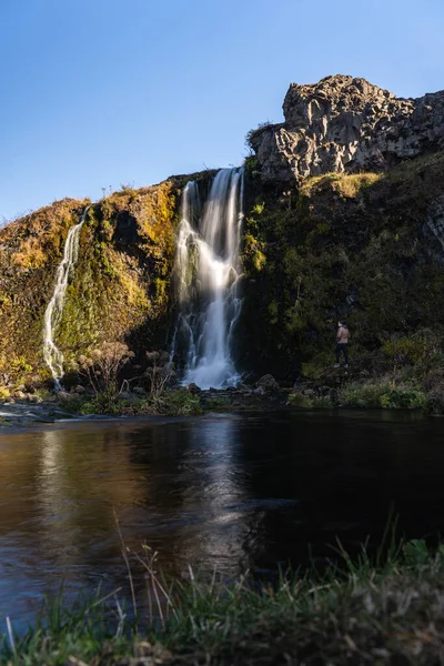 Cascada Gjain Valle Pintoresco Durante Día Soleado Islandia Octubre 2019 Fotos De Stock