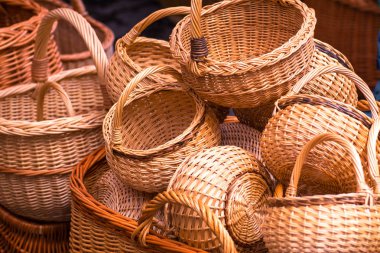 Sepetler, sepet arka plan, eski gelenekleri ile yapılan el.