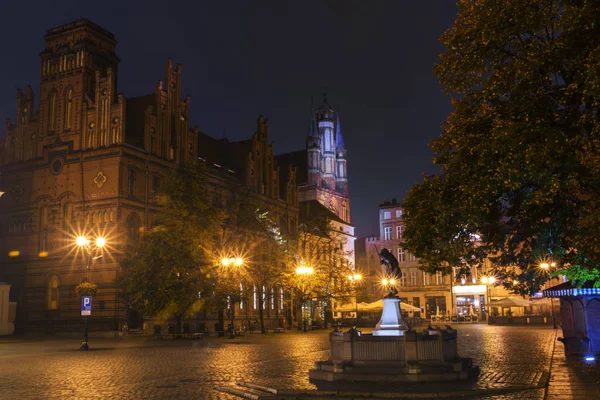 2017. 10. 20 Torun Lengyelország, Old Market square a Torun. Torun a legrégebbi városa Lengyelország, Nicolaus Kopernikusz csillagász szülőhelye. — Stock Fotó