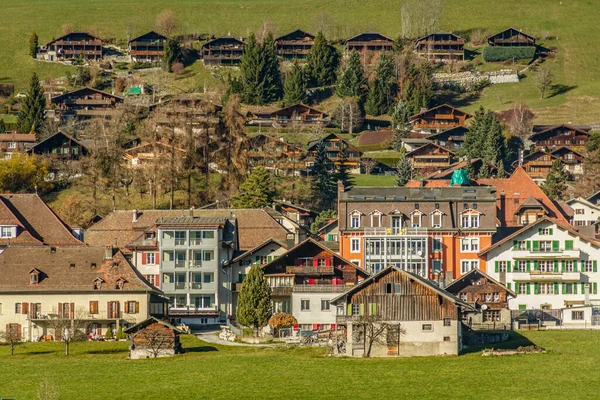Chteau Oex Uma Pequena Aldeia Vales Nas Montanhas Suíça — Fotografia de Stock