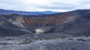 Ubehebe Krateri Kaliforniya 'daki Ölüm Vadisi Ulusal Parkı' nda..