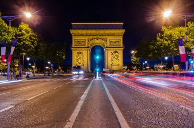 Paris 'teki Zafer Takı' nın muhteşem manzarası.